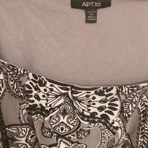 Floral Print Short Sleeve Top - Picture 4 of 5